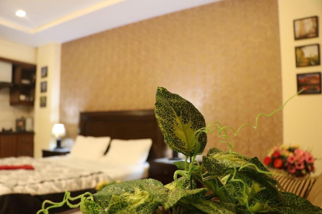 Cozy Studio Apartment In Bahria Town Rawalpindi Eksteriør billede