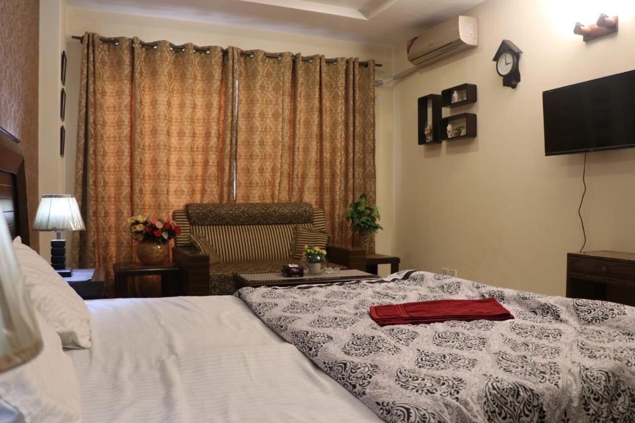 Cozy Studio Apartment In Bahria Town Rawalpindi Eksteriør billede