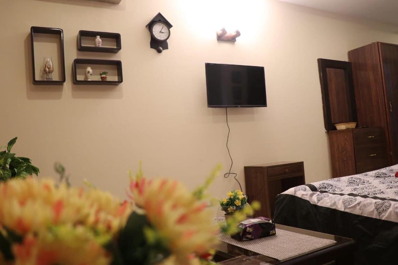 Cozy Studio Apartment In Bahria Town Rawalpindi Eksteriør billede