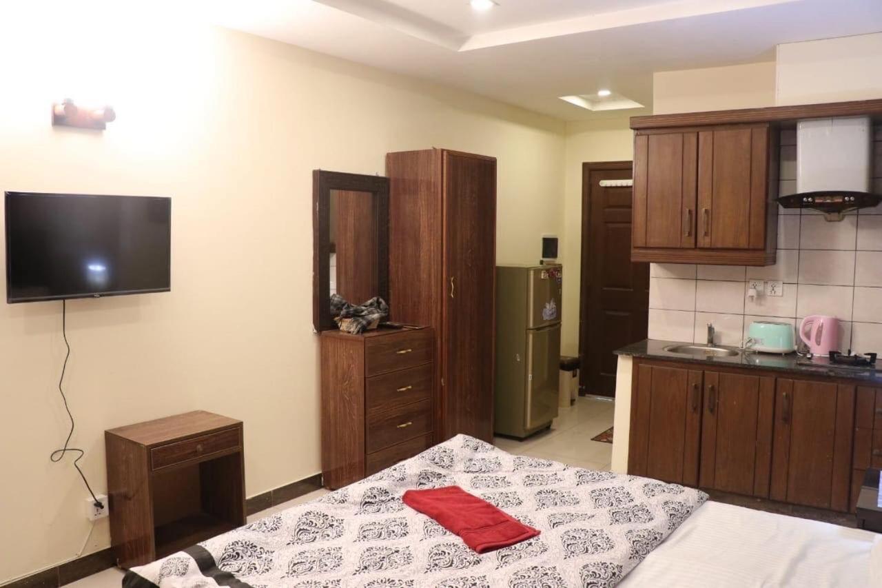 Cozy Studio Apartment In Bahria Town Rawalpindi Eksteriør billede